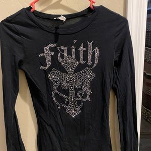 Women’s long sleeve top